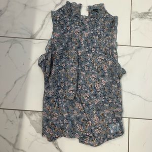 American Eagle top